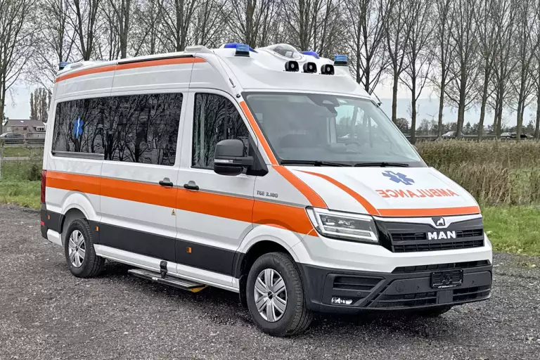 MAN TGE 3.180 QTX-M 4x2 Ambulance Van for sale | vanvliet.com