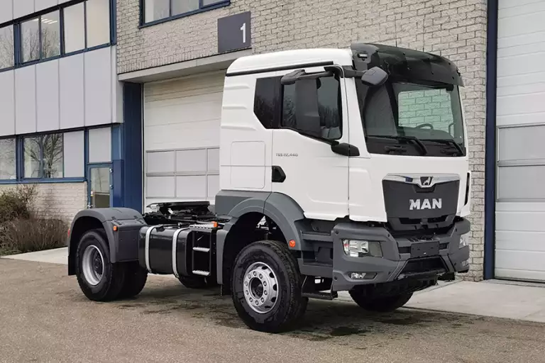 man-tgs-22440-bb-sa-4x2-
