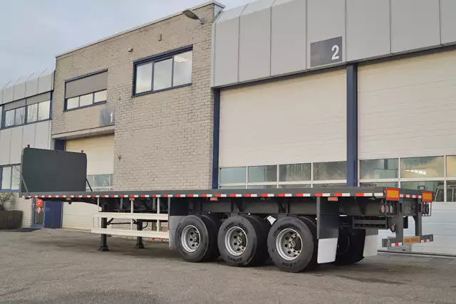 CIMC 40 Container 3-Axle Flatbed Trailer with Twistlock