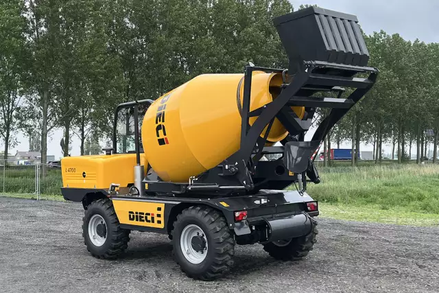 Dieci L-4700 4x4 Self Loading Concrete Mixer