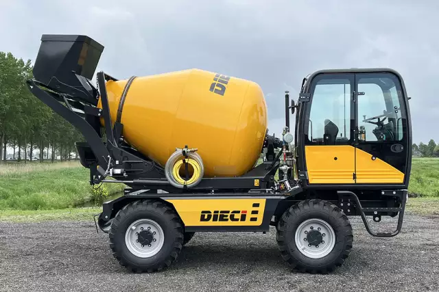 Dieci L-4700 4x4 Self Loading Concrete Mixer