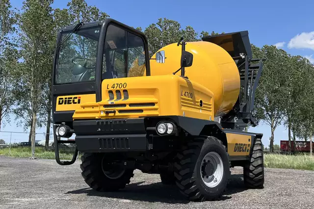 Dieci L-4700 4x4 Self Loading Concrete Mixer