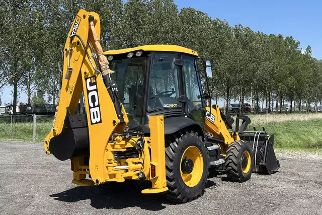 JCB 3CX 4x4 Chargeuse pelleteuse