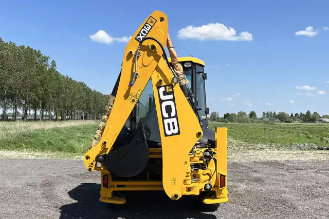 JCB 3CX 4x4 Chargeuse pelleteuse