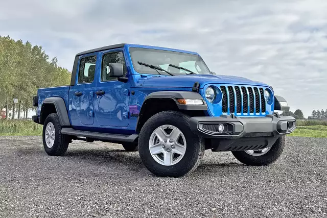 Jeep Gladiator Sport 4x4 SUV (Véhicule Utilitaire Sport)
