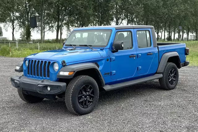Jeep Gladiator Sport 4x4 SUV (Véhicule Utilitaire Sport)
