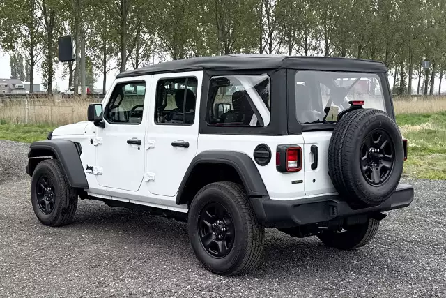 Jeep Wrangler Unlimited 4x4 Multi-Purpose Vehicle (MPV)