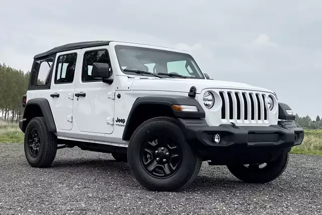 Jeep Wrangler Unlimited 4x4 Multi-Purpose Vehicle (MPV)