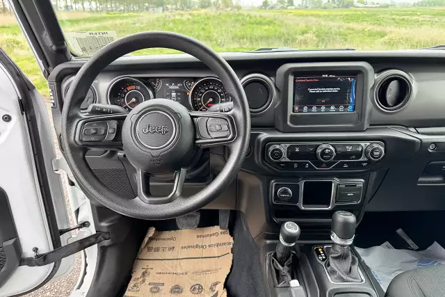Jeep Wrangler Unlimited 4x4 Multi-Purpose Vehicle (MPV)