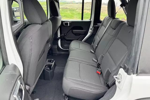 Jeep Wrangler Unlimited 4x4 Multi-Purpose Vehicle (MPV)