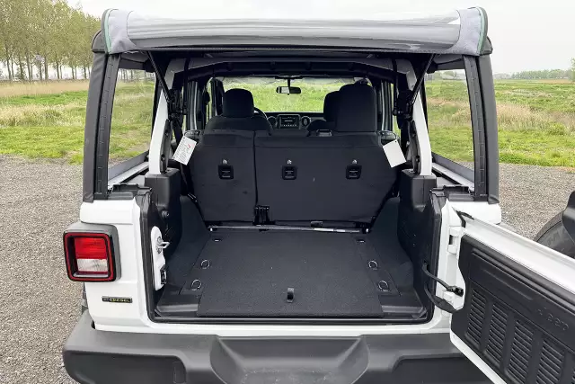 Jeep Wrangler Unlimited 4x4 Multi-Purpose Vehicle (MPV)