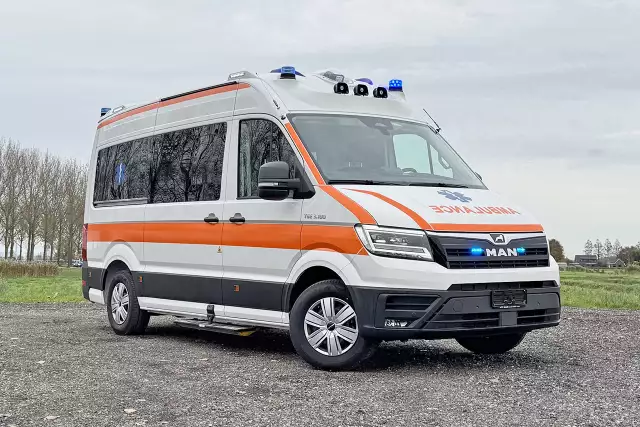 MAN TGE 3.180 QTX-M 4x2 Ambulance Van