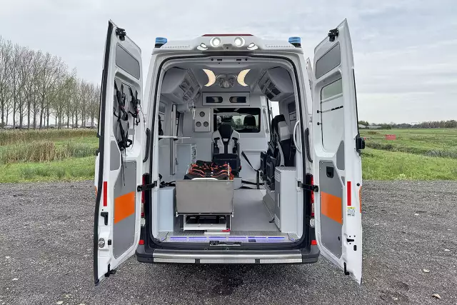 MAN TGE 3.180 QTX-M 4x2 Ambulance Van