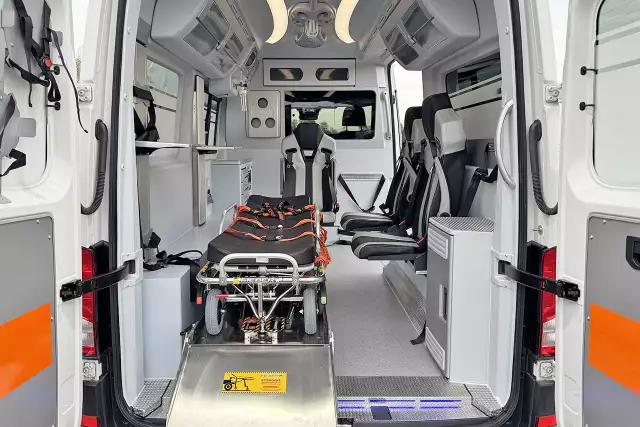 MAN TGE 3.180 QTX-M 4x2 Ambulance Van