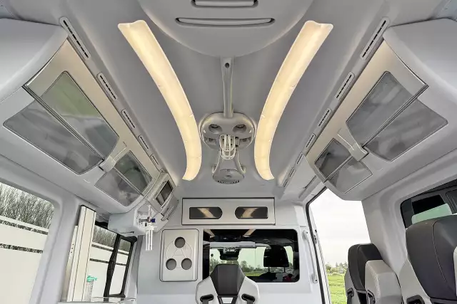 MAN TGE 3.180 QTX-M 4x2 Ambulance Van