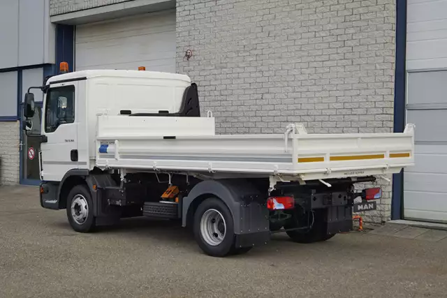 MAN TGL 8.160 BB 4x2 Tipper Truck