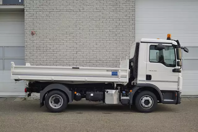 MAN TGL 8.160 BB 4x2 Tipper Truck