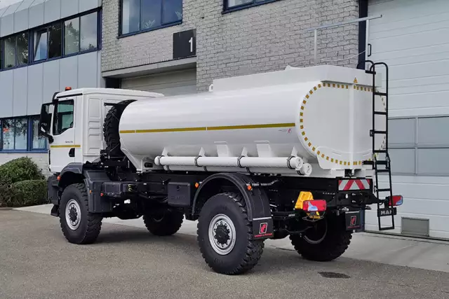 MAN TGM 18.250 BB 4x4 Fuel Tank Truck