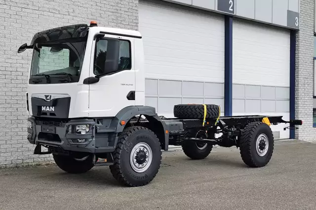 MAN TGM 18.250 BB CH 4x4 Chassis Cabin