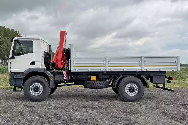 MAN TGM 18.250 BB CH 4x4 Crane Truck