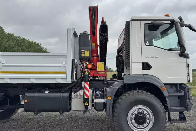 MAN TGM 18.250 BB CH 4x4 Crane Truck