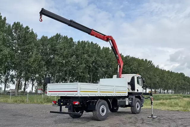 MAN TGM 18.250 BB CH 4x4 Crane Truck