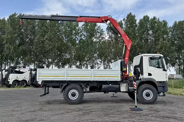 MAN TGM 18.250 BB CH 4x4 Crane Truck
