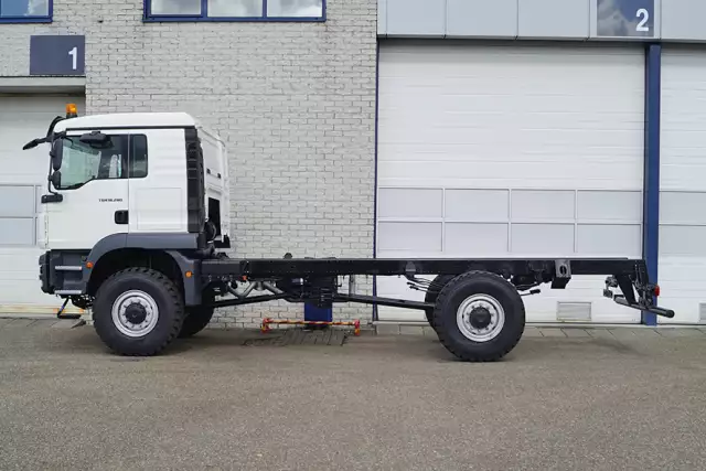 MAN TGM 18.280 BB-CKD 4x4 Chassis Cabin