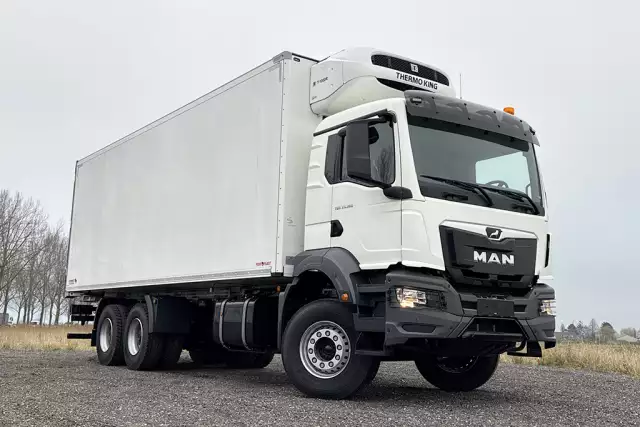 MAN TGS 33.360 BB CH 6x4 Refrigerated Box Truck