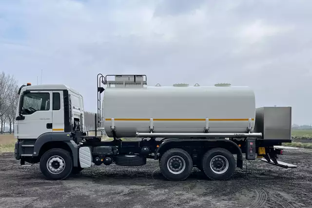 MAN TGS 33.360 BB-WW 6x4 Fuel Tank Truck