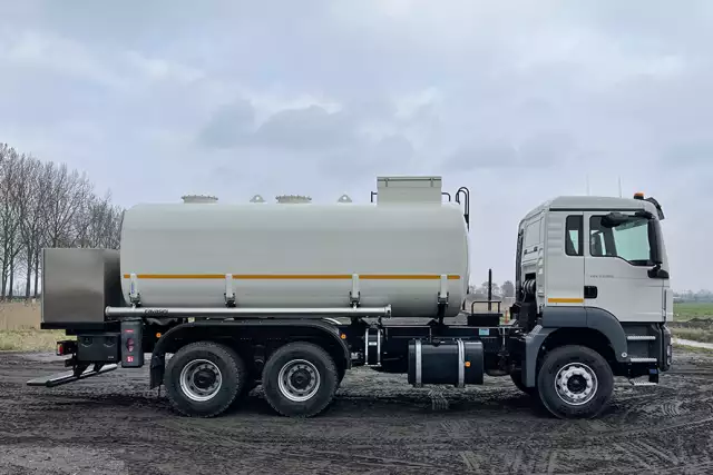 MAN TGS 33.360 BB-WW 6x4 Fuel Tank Truck