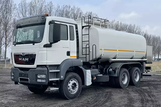 MAN TGS 33.360 BB-WW 6x4 Fuel Tank Truck