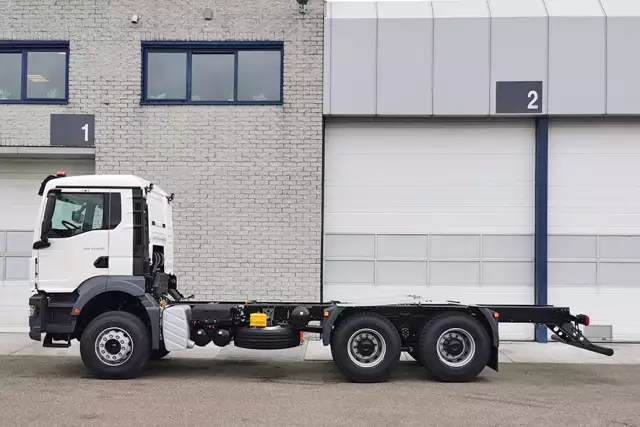 MAN TGS 33.400 BB CH 6x4 Chassis Cabin