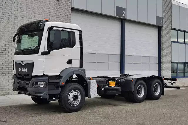 MAN TGS 33.400 BB CH 6x4 Chassis Cabin