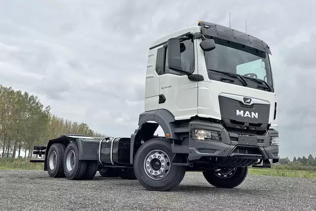 MAN TGS 33.400 BB CH 6x4 Chassis Cabin