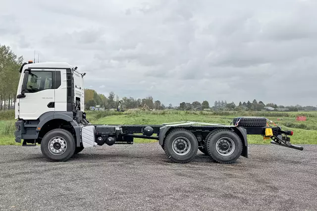 MAN TGS 33.400 BB CH 6x4 Chassis Cabin