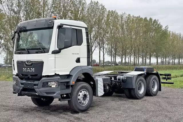 MAN TGS 33.400 BB CH 6x4 Chassis Cabin