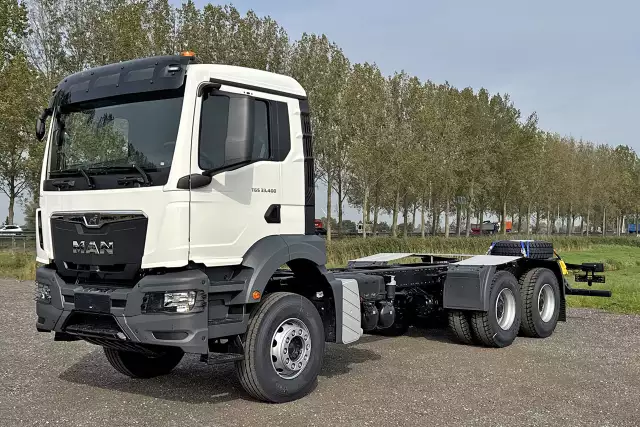 MAN TGS 33.400 BB CH 6x4 Chassis Cabin