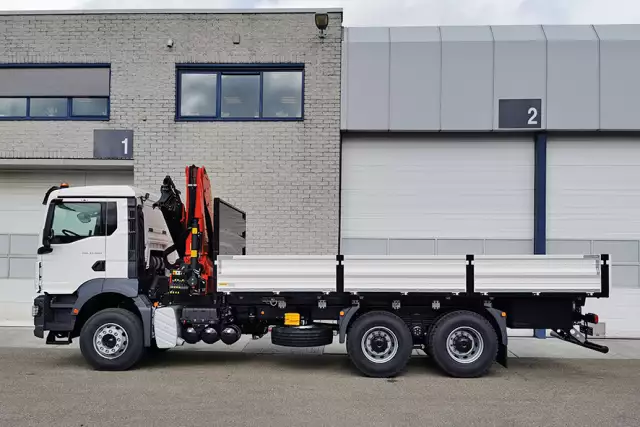 MAN TGS 33.400 BB CH 6x4 Crane Truck