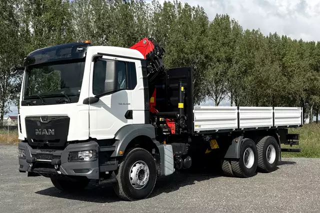 MAN TGS 33.400 BB CH 6x4 Crane Truck