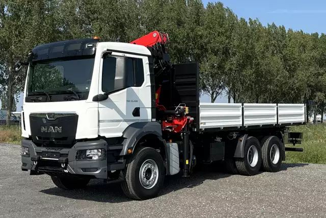 MAN TGS 33.400 BB CH 6x4 Crane Truck