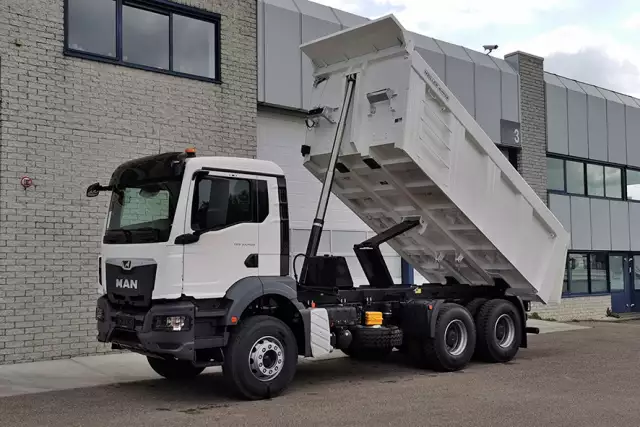 MAN TGS 33.400 BB CH 6x4 Tipper Truck