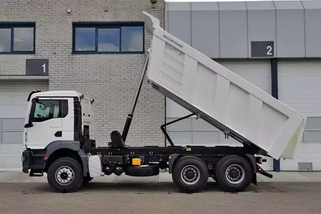 MAN TGS 33.400 BB CH 6x4 Tipper Truck