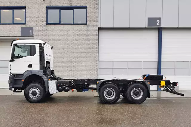 MAN TGS 33.400 BB CH 6x6 Chassis Cabin