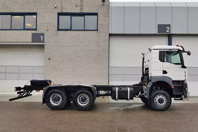 MAN TGS 33.400 BB CH 6x6 Chassis Cabin