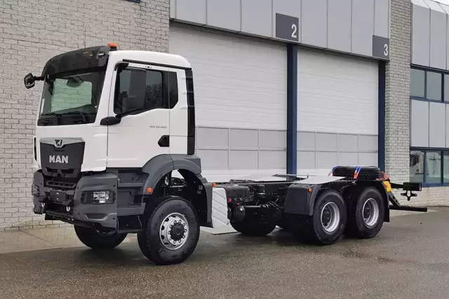 MAN TGS 33.400 BB CH 6x6 Chassis Cabin