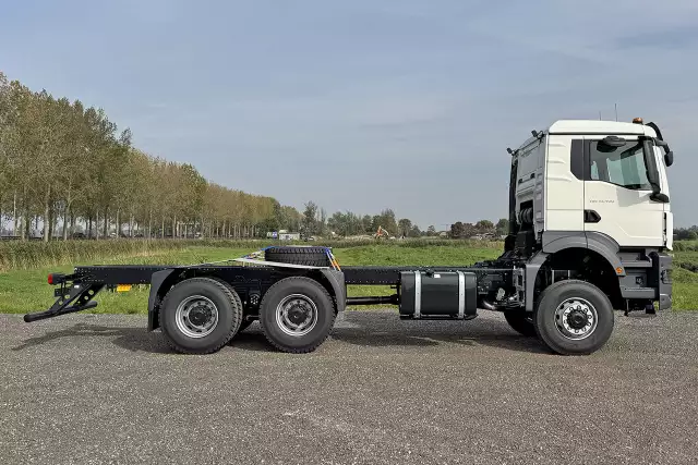 MAN TGS 33.400 BB CH 6x6 Chassis Cabin