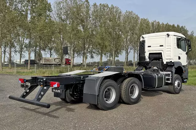 MAN TGS 33.400 BB CH 6x6 Chassis Cabin