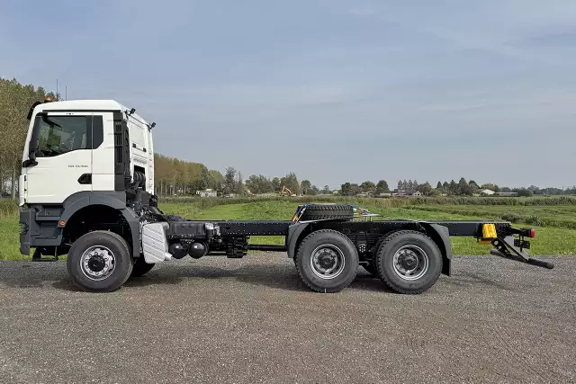 MAN TGS 33.400 BB CH 6x6 Chassis Cabin