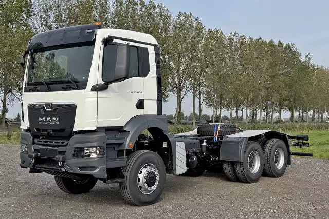 MAN TGS 33.400 BB CH 6x6 Chassis Cabin